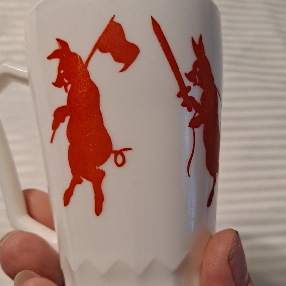 Vintage Hazel Atlas White Milk Glass 3 Three Little Pigs Children's Mug 4oz Cup - Picture 1 of 8